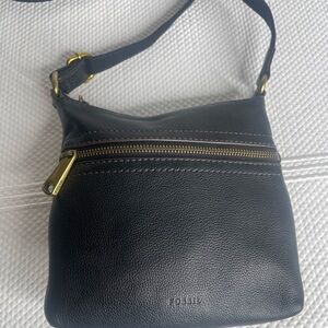 Fossil Crossbody Satchel Bag Purse Black Leather Zip Brass Sporty Travel Pocket